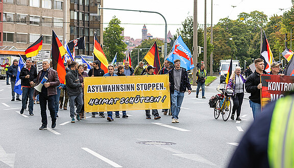Hintergründe zum „Team Menschenrechte“ Hintergründe zum „Team Menschenrechte“