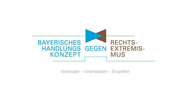 Flyer mit Aufschrift "Bayerisches Handlungskonzept gegen Rechtsextremismus", untertitelt "Vorbeugen-Unterstützen-Eingreifen".