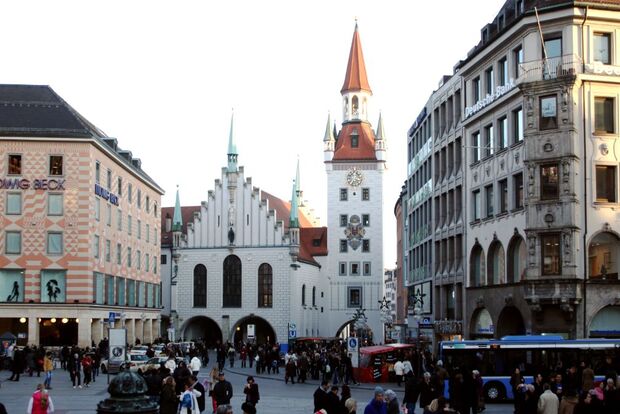 Das Alte Rathaus am Marienplatz in München. 