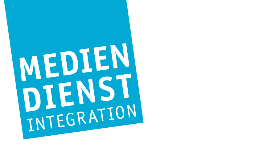 Auf weißem hintergrund das hellblaue Logo des Mediendienstes Integration