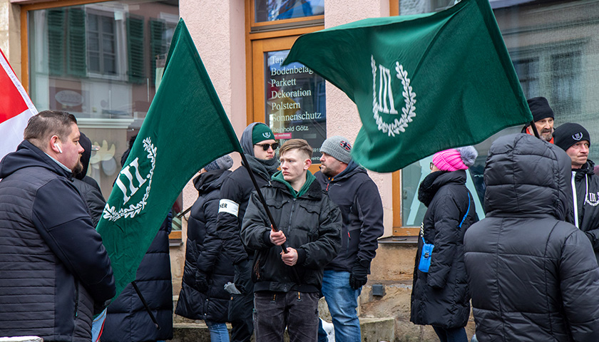 Auf einer Demonstration der rechtsextremen Kleinstpartei „Der III. Weg“ Anfang 2023 in Oberfranken.